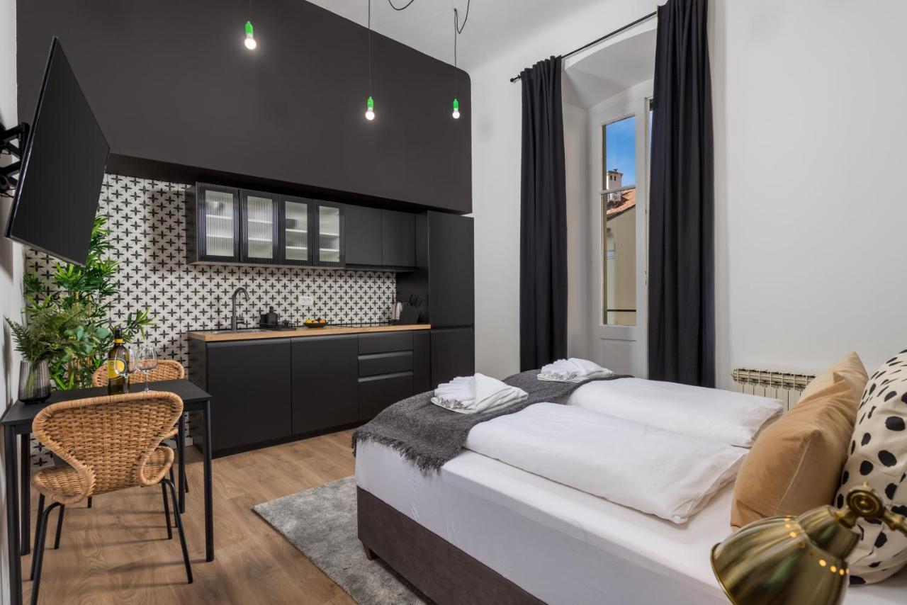 Apartments & Rooms One World Rijeka Exterior foto