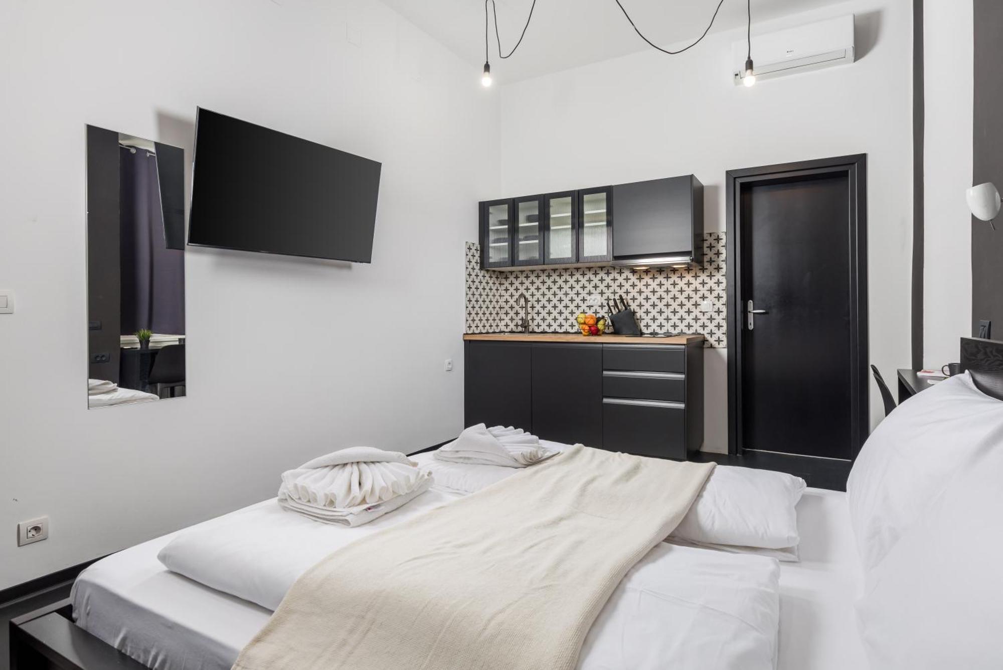 Apartments & Rooms One World Rijeka Exterior foto